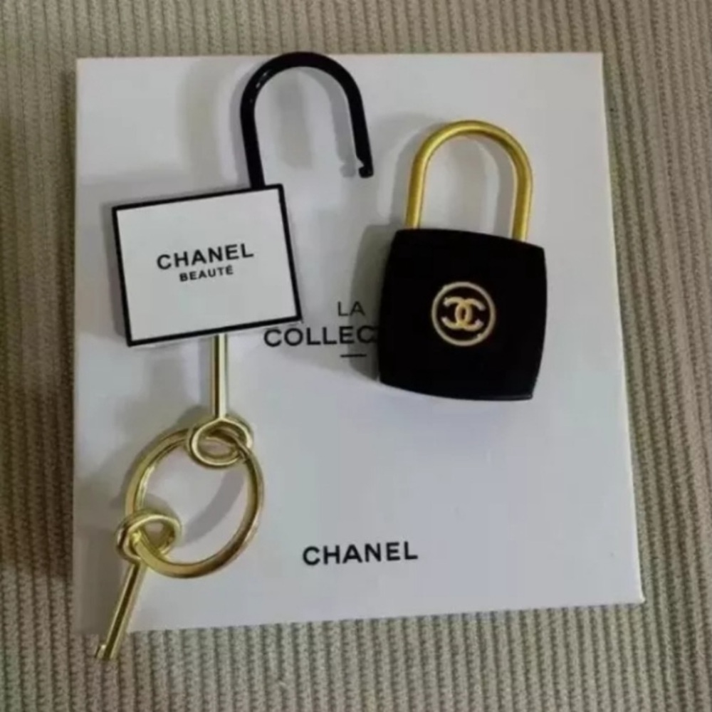 Authentic NWT Lock/Charm Set